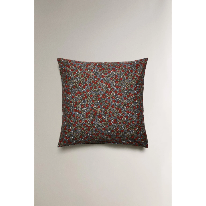 Детская новогодняя подушка с цветочным узором