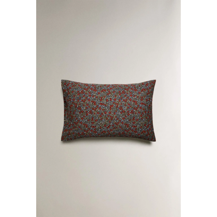 Детская новогодняя подушка с цветочным узором