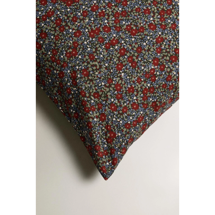 Детская новогодняя подушка с цветочным узором