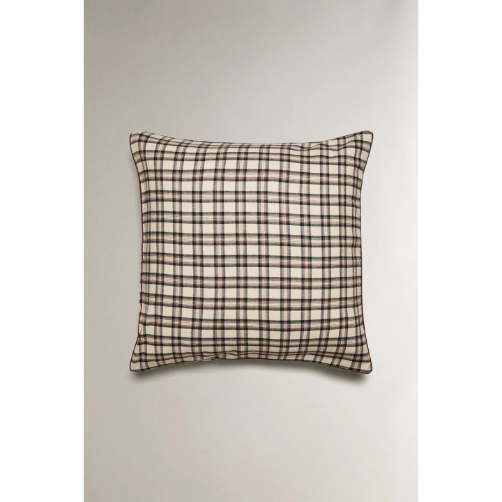 Детская подушка из фланели в клетку на рождество