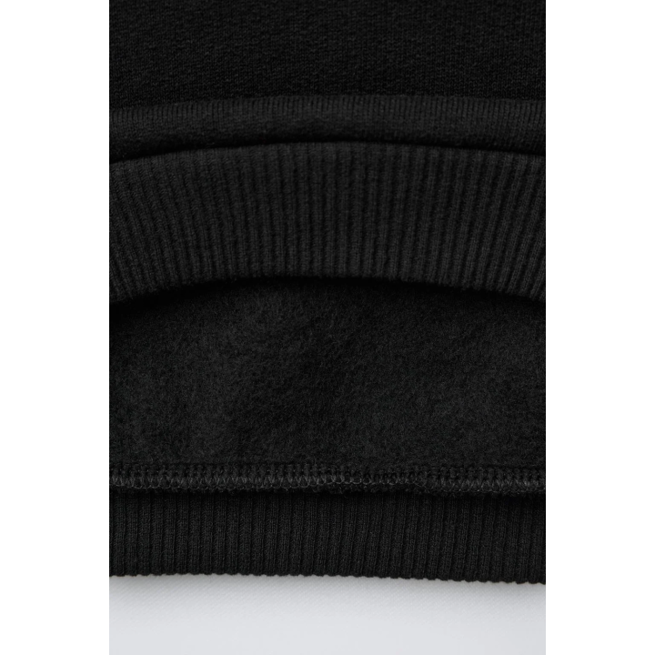 ТОЛСТОВКА С БАНТАМИ И БЛЕСТКАМИ