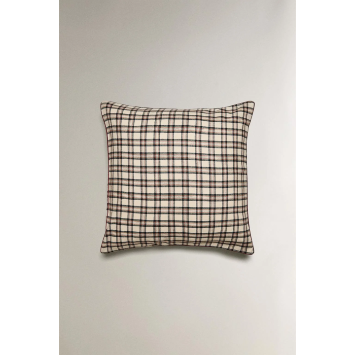 Детская подушка из фланели в клетку на рождество