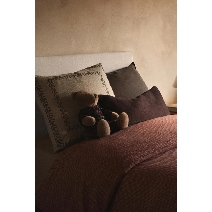 Детское покрывало на подушку со стразами