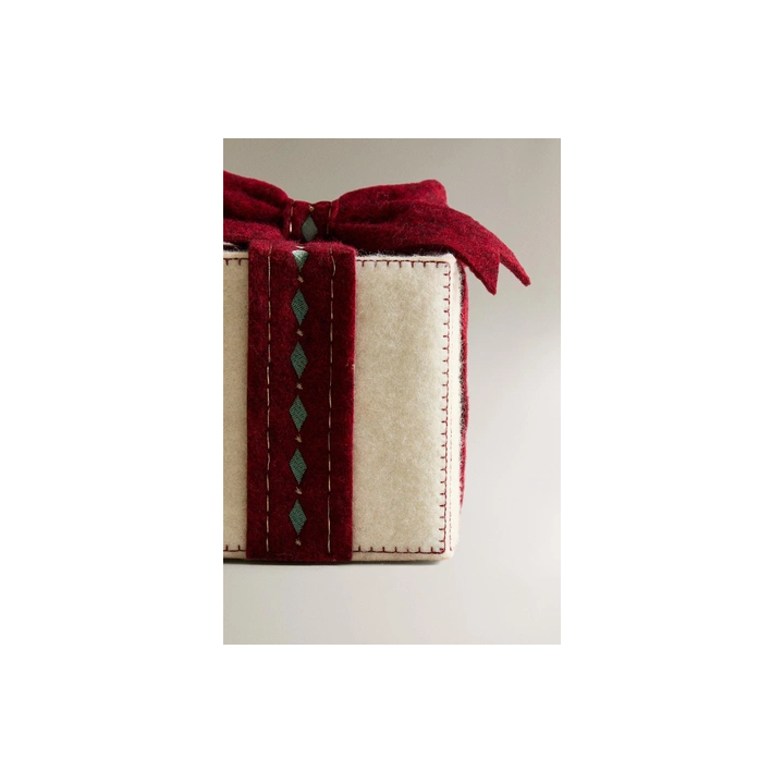 MEDIUM LIGHT-UP CHRISTMAS GIFT