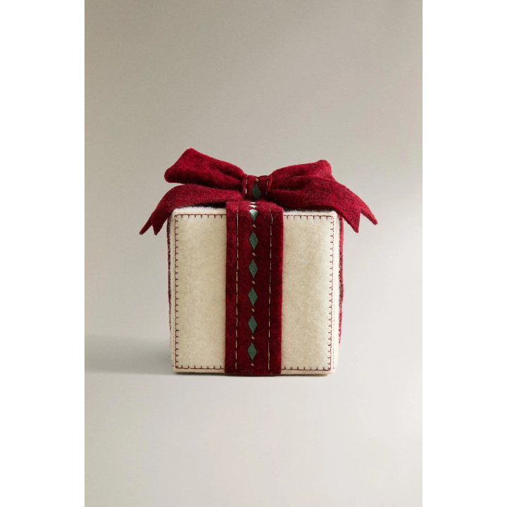 MEDIUM LIGHT-UP CHRISTMAS GIFT