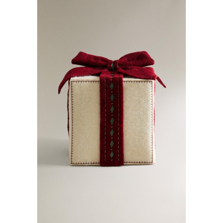 Большой рождественский подарок со встроенным светом