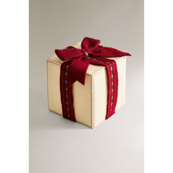Большой рождественский подарок со встроенным светом