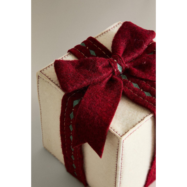 Большой рождественский подарок со встроенным светом