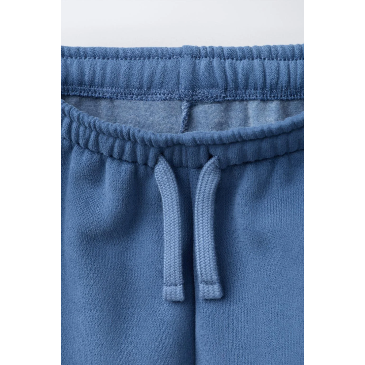 БРЮКИ-ДЖОГГЕРЫ С ПРИНТОМ «КОРПОРАЦИЯ МОНСТРОВ» © DISNEY PIXAR