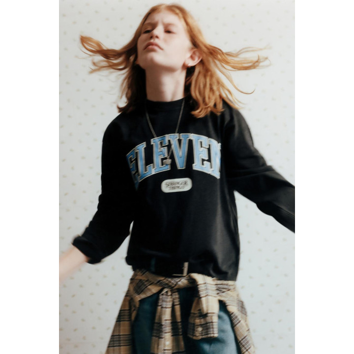 ФУТБОЛКА С ЭФФЕКТОМ ПОТЕРТОСТИ ELEVEN STRANGER THINGS © NETFLIX