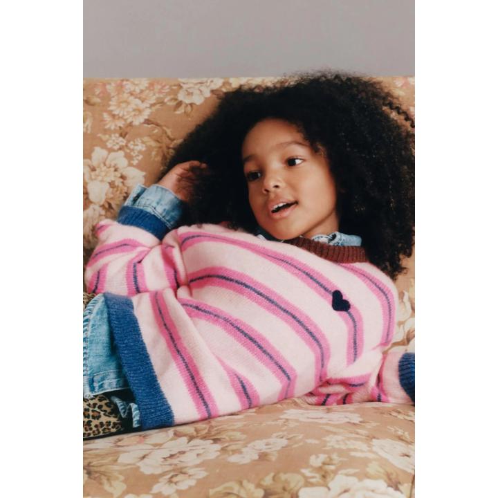 СВИТЕР В ФЛУОРЕСЦЕНТНУЮ ПОЛОСКУ С ВЫШИТЫМ СЕРДЦЕМ