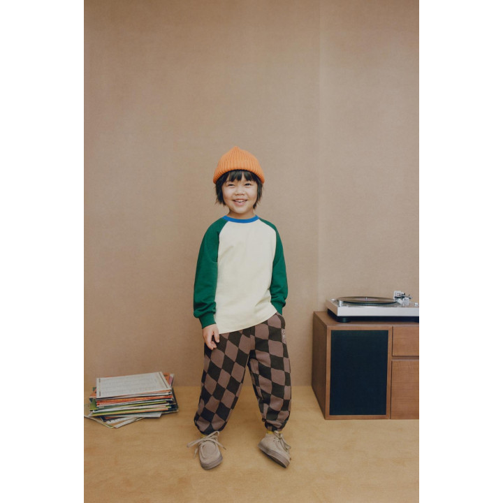 БРЮКИ ИЗ МЯГКОЙ ТКАНИ В РОМБЫ