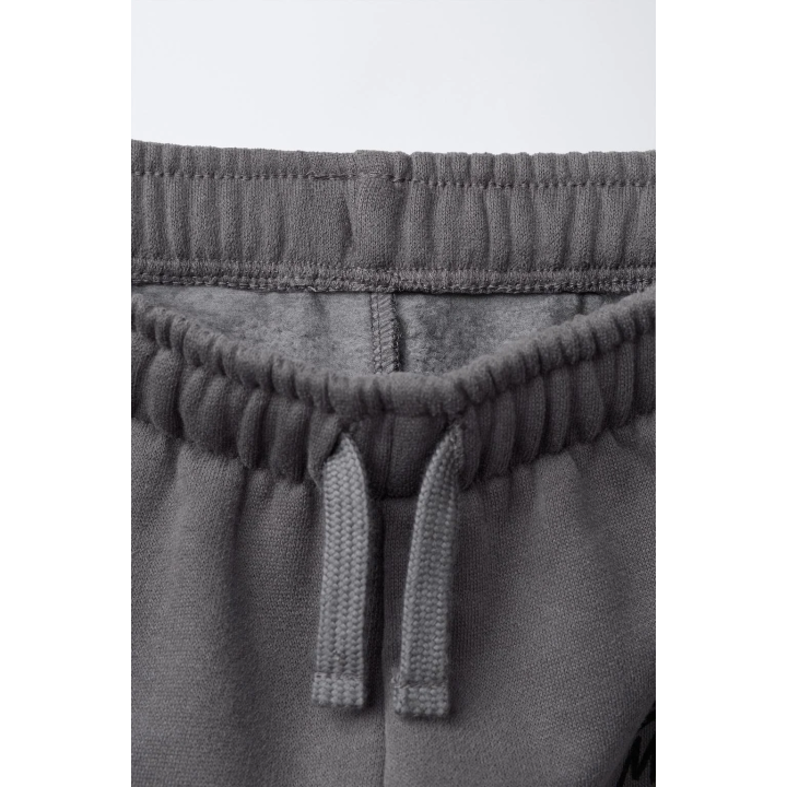 БРЮКИ-ДЖОГГЕРЫ С ПРИНТОМ CARS LIGHTNING MCQUEEN © DISNEY