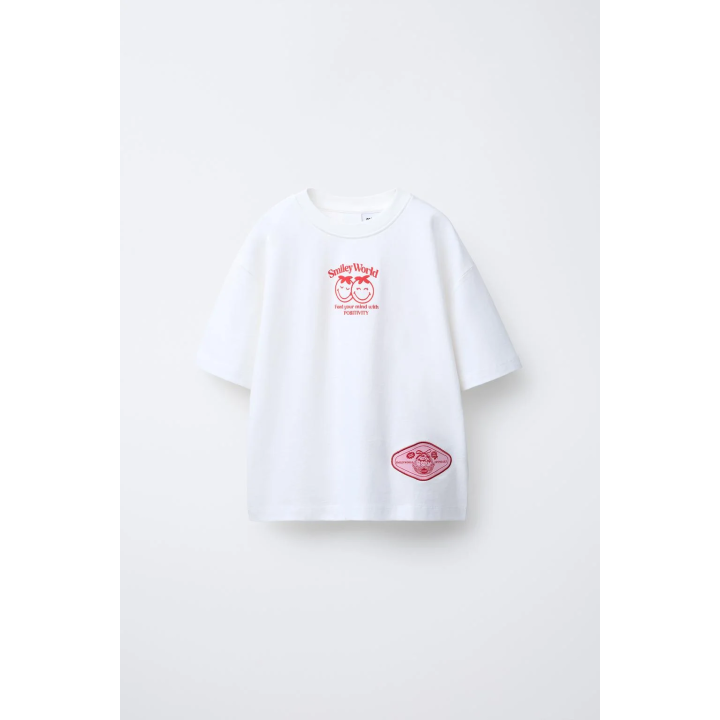 ФУТБОЛКА С ПРИНТОМ И НАШИВКОЙ SMILEYWORLD ®