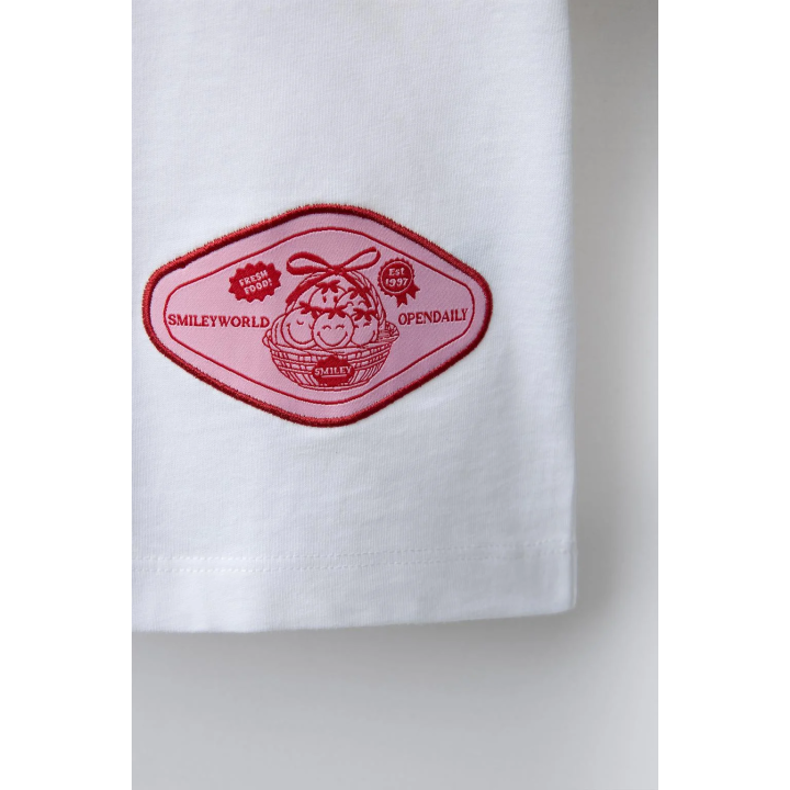 ФУТБОЛКА С ПРИНТОМ И НАШИВКОЙ SMILEYWORLD ®