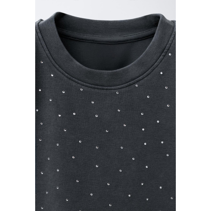 ФУТБОЛКА С ЭФФЕКТОМ ПОТЕРТОСТИ И СТРАЗАМИ