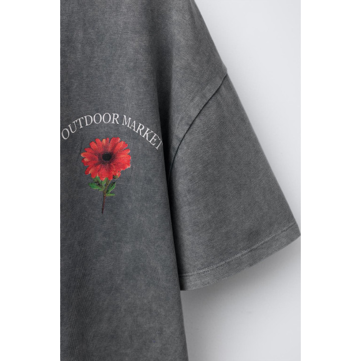 Футболка с цветочным принтом гармент-дай и эффектом выцветания