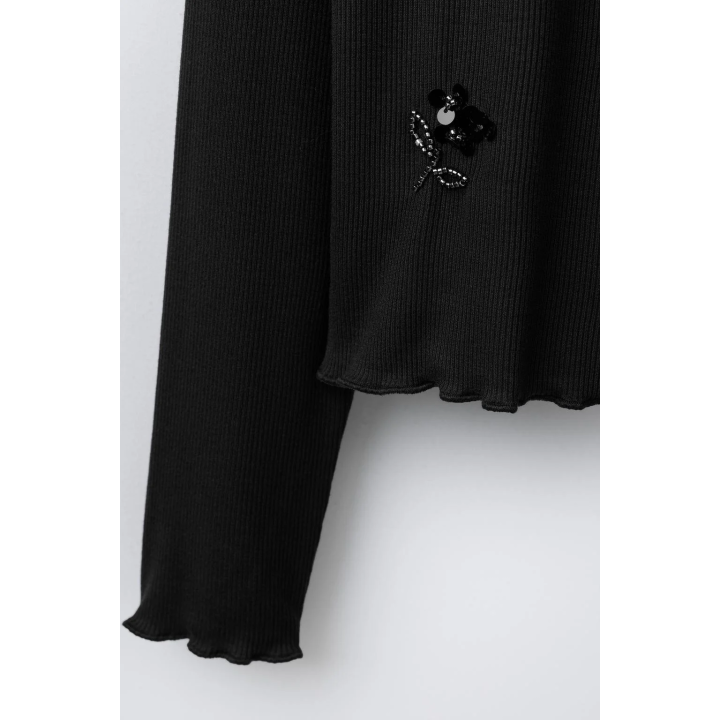 Футболка с пайетками и ребристой фактурой