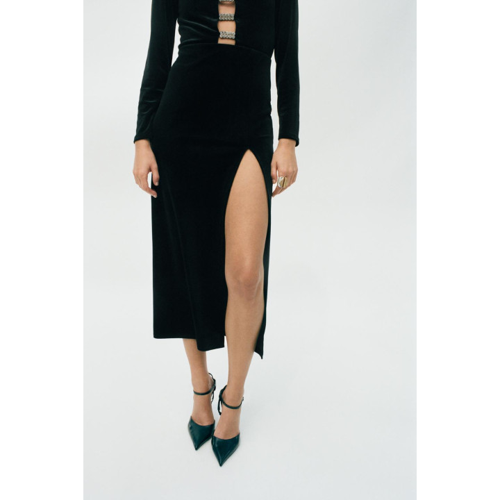 Сияющее бархатное платье-миди с аппликациями