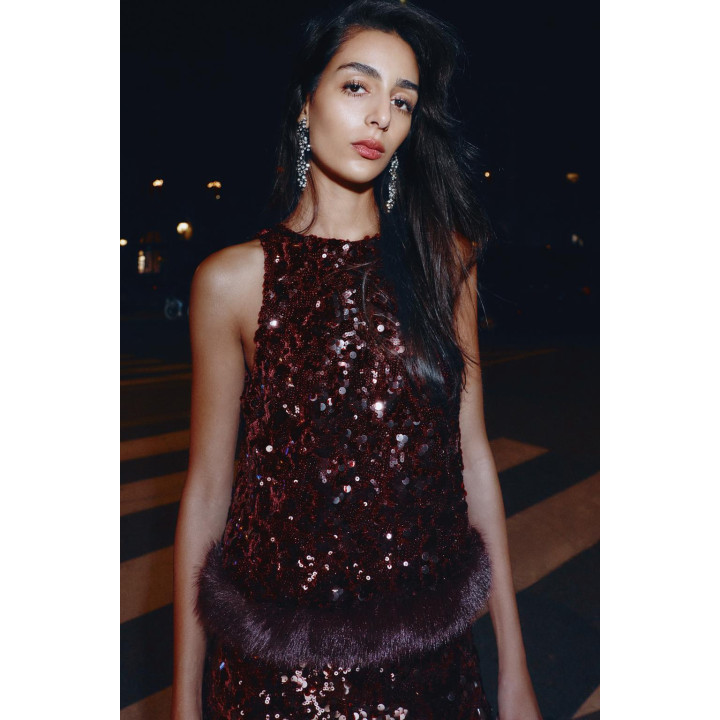 ТОП С ПАЙЕТКАМИ И НИЗОМ ИЗ ИСКУССТВЕННОГО МЕХА