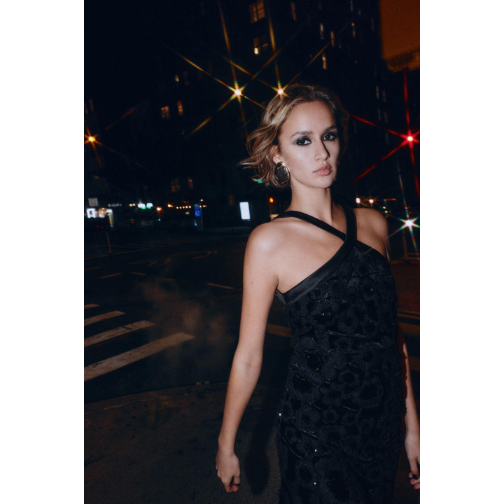 КОРОТКОЕ ПЛАТЬЕ С КОМБИНИРОВАННЫМИ ПАЙЕТКАМИ