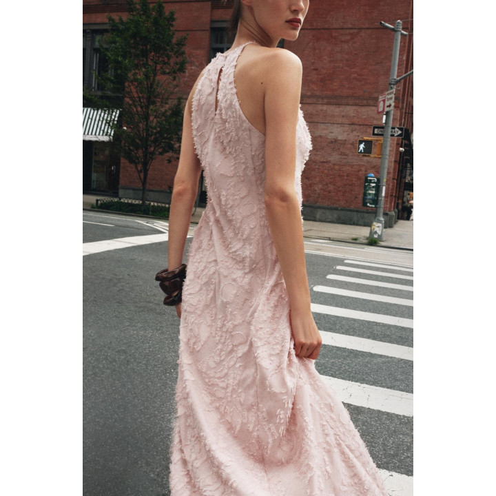 ПЛАТЬЕ-МИДИ С БАХРОМОЙ И ГОРЛОВИНОЙ ХАЛТЕР