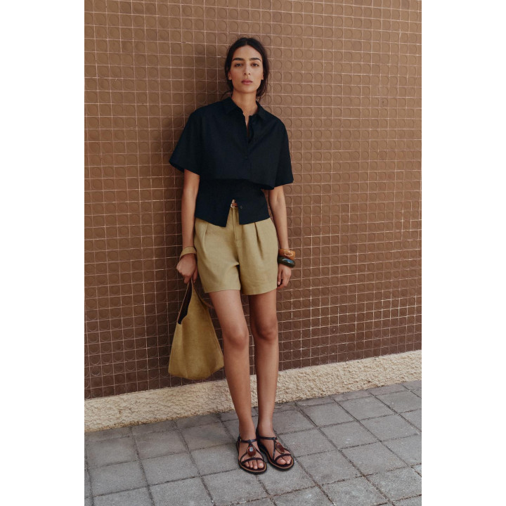 БЕРМУДЫ ИЗ ЛЬНА С РЕМНЕМ