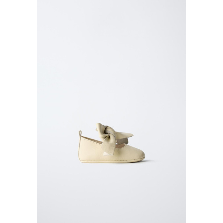 Туфли-балетки из кожи