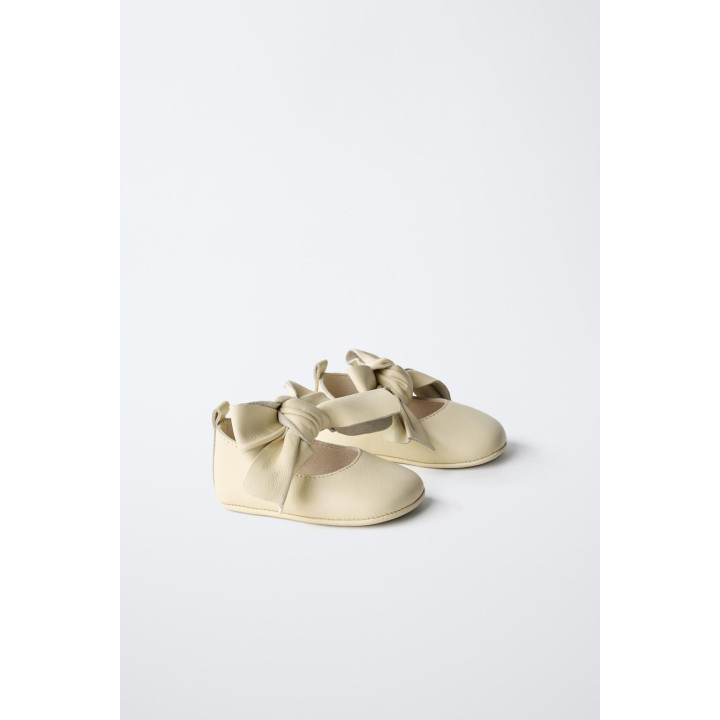 Туфли-балетки из кожи