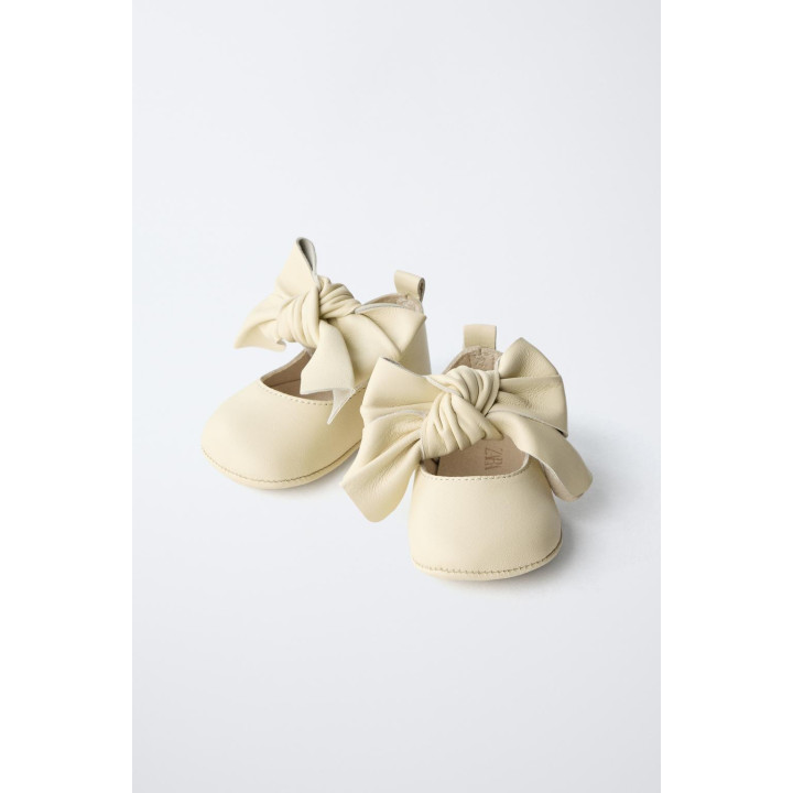 Туфли-балетки из кожи