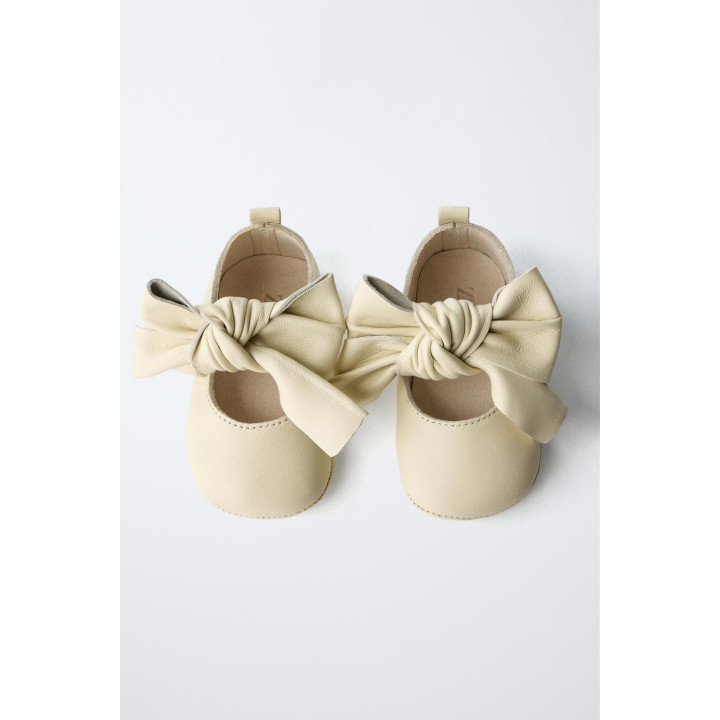 Туфли-балетки из кожи