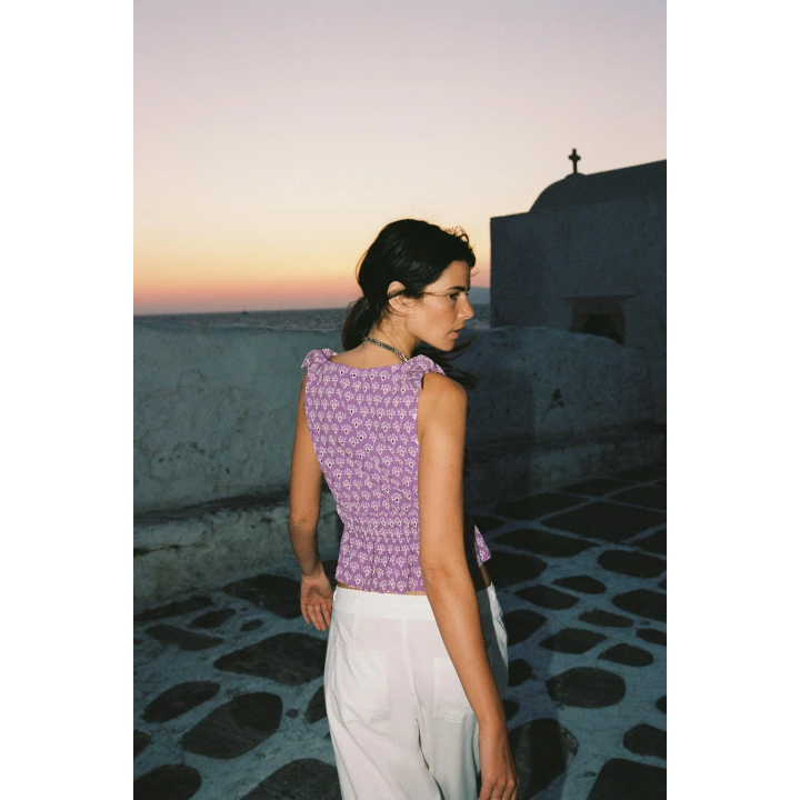 ТОП С ЗАВЯЗКАМИ И ПЕРФОРИРОВАННОЙ ВЫШИВКОЙ