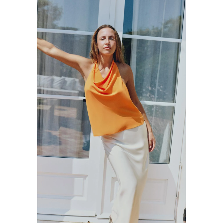 АТЛАСНЫЙ ТОП С ГОРЛОВИНОЙ ХАЛТЕР