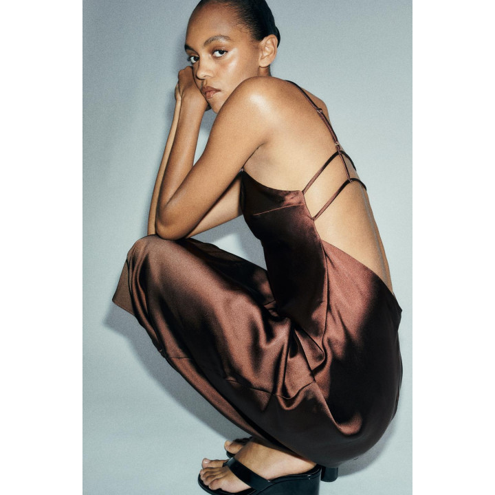 АТЛАСНОЕ ПЛАТЬЕ МИДИ