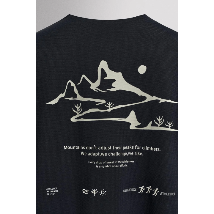 СПОРТИВНАЯ ФУТБОЛКА С ПРИНТОМ ДЛЯ БЕГА