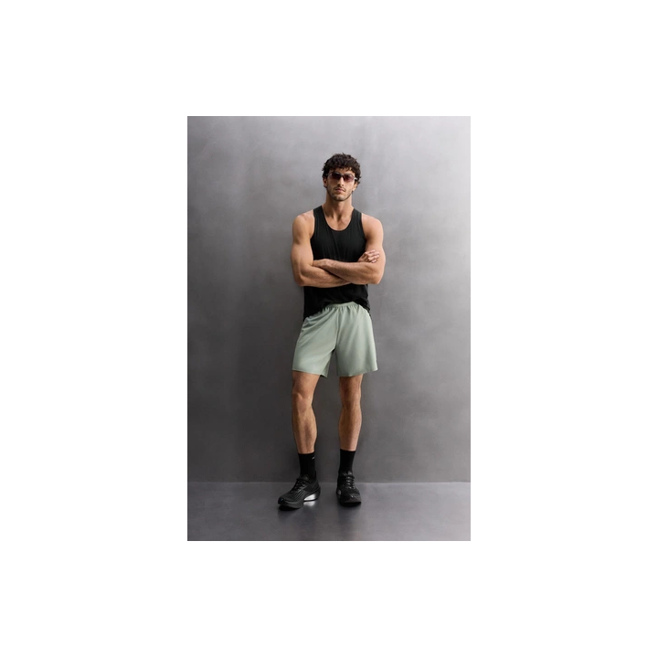 ЛЕГКИЕ ПЕРФОРИРОВАННЫЕ ШОРТЫ