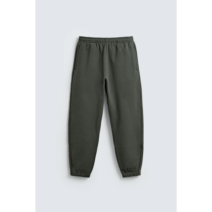 ДЖОГГЕРЫ КЛАССИЧЕСКОГО КРОЯ С КАНТОМ