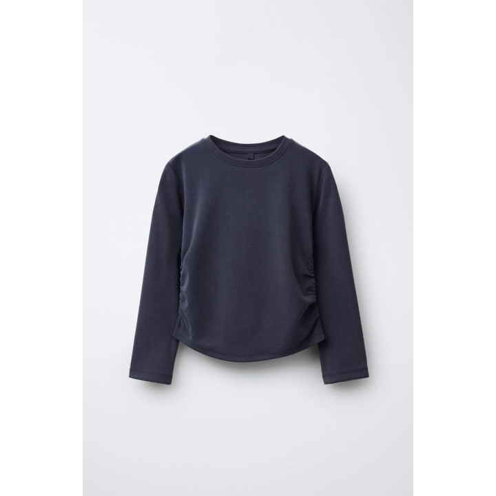 СПОРТИВНАЯ ФУТБОЛКА СО СБОРКАМИ