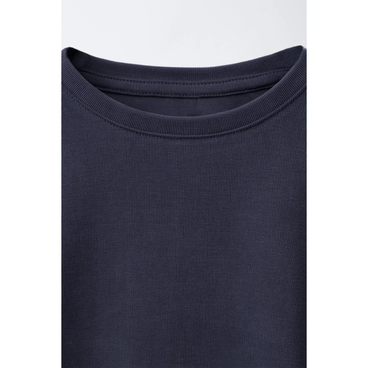 СПОРТИВНАЯ ФУТБОЛКА СО СБОРКАМИ