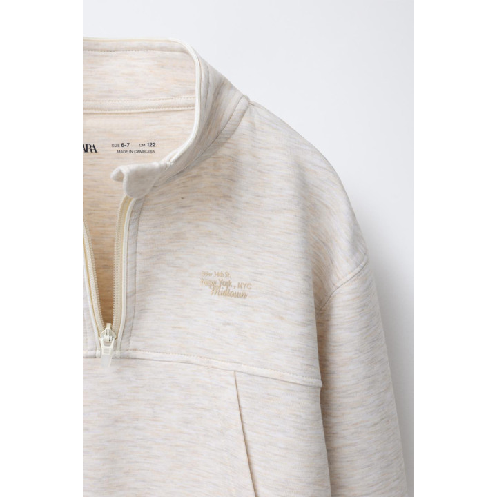 ТОЛСТОВКА С РЕЛЬЕФНЫМ ТЕКСТОМ