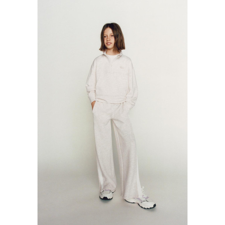 ТОЛСТОВКА С РЕЛЬЕФНЫМ ТЕКСТОМ