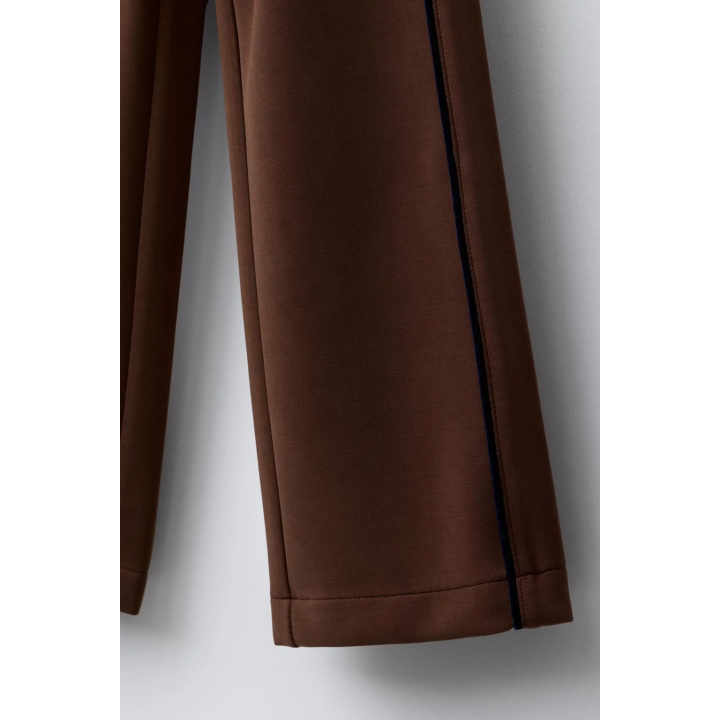 Брюки с модальным волокном и контрастной окантовкой