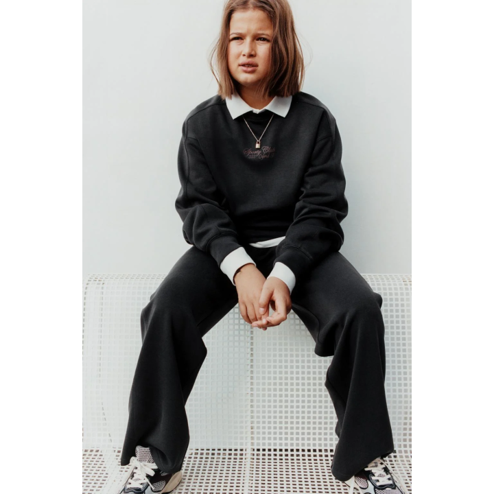 ТОЛСТОВКА С РЕЛЬЕФНОЙ НАДПИСЬЮ