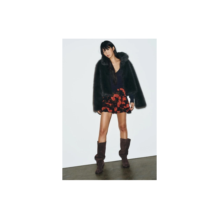 КОРОТКОЕ ПАЛЬТО ИЗ ИСКУССТВЕННОГО МЕХА С ЗАСТЕЖКАМИ-ТОГГЛ