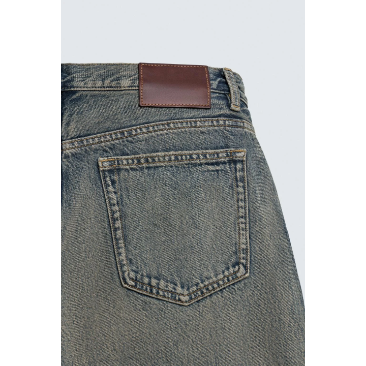 ДЖИНСЫ STRAIGHT FIT СО ШВАМИ