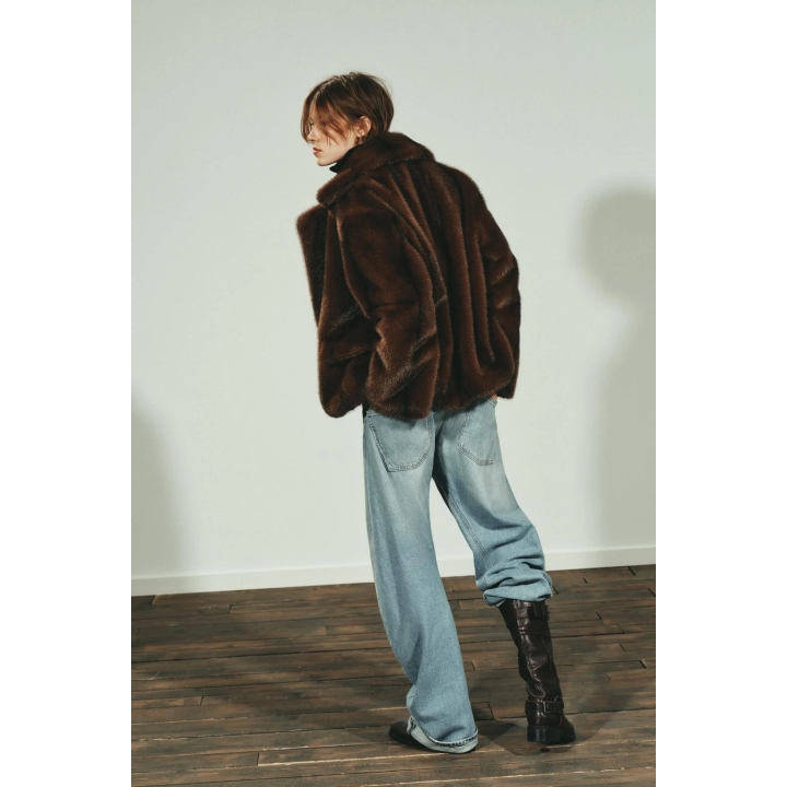 КОРОТКОЕ ПАЛЬТО ИЗ ИСКУССТВЕННОГО МЕХА