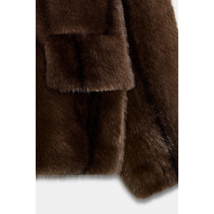 КОРОТКОЕ ПАЛЬТО ИЗ ИСКУССТВЕННОГО МЕХА