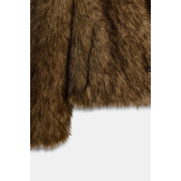 КОРОТКОЕ ПАЛЬТО ИЗ ИСКУССТВЕННОГО МЕХА