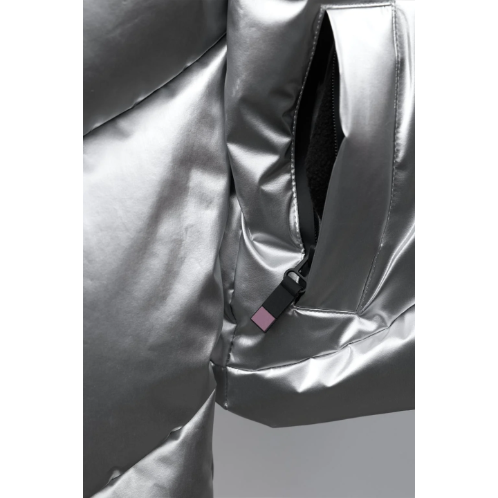 Металлическая водооталкивающая и ветрозащитная пуховая куртка с системой recco® для лыжной коллекции