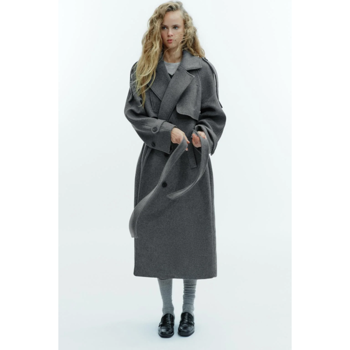 ДВУБОРТНОЕ ПАЛЬТО С ПОЯСОМ И ШЛЕВКАМИ